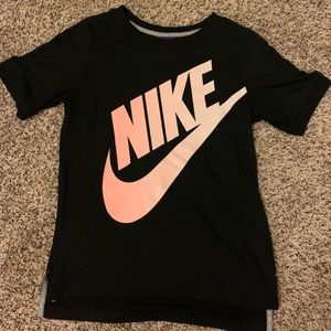 Nike tee shirt. Perfect condition.